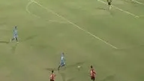 “激情对决！意乙焦点战：恩特拉激战弗洛西诺尼，谁能问鼎巅峰？”