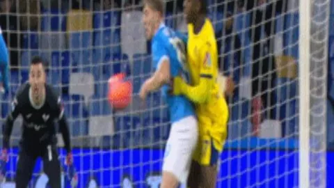 戴维斯得分23分 森林狼赢得比赛